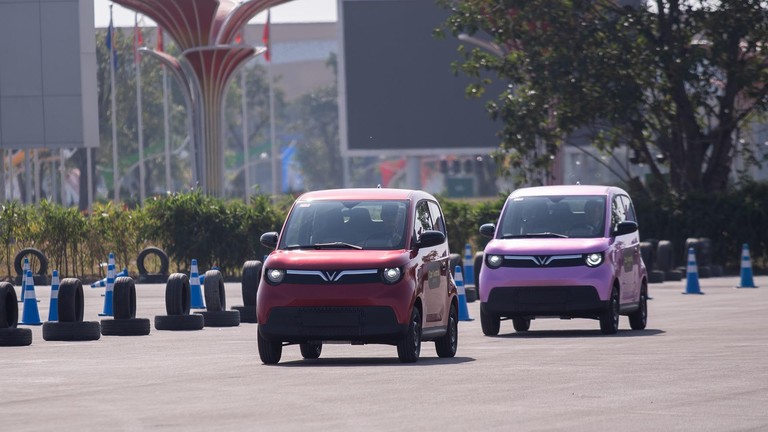 Chuyên gia: VinFast đang biến câu hỏi “có nên mua xe điện” thành “nên mua mẫu xe điện nào”