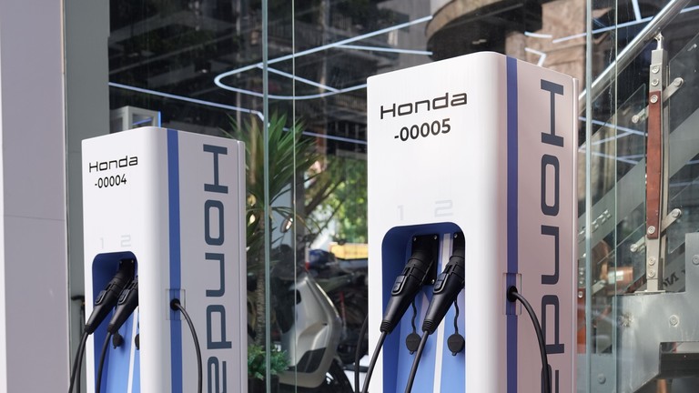 Honda Việt Nam ra mắt xe máy điện UC3, triển khai trạm sạc tại các đô thị lớn