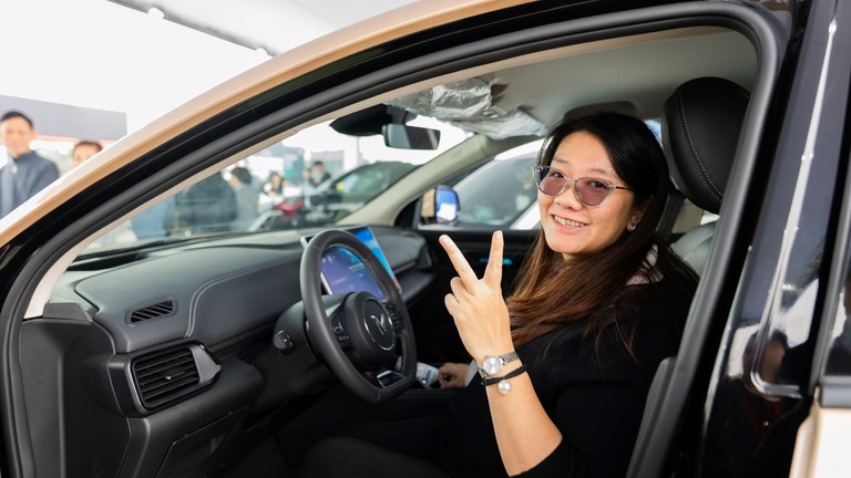 VinFast ghi dấu ấn di chuyển xanh tại Vietnam Mobility Show 2025