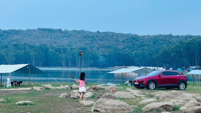 Hành trình 15 giờ thiện nguyện đầy ý nghĩa của nữ CEO cùng người đồng hành đáng tin cậy VF 6