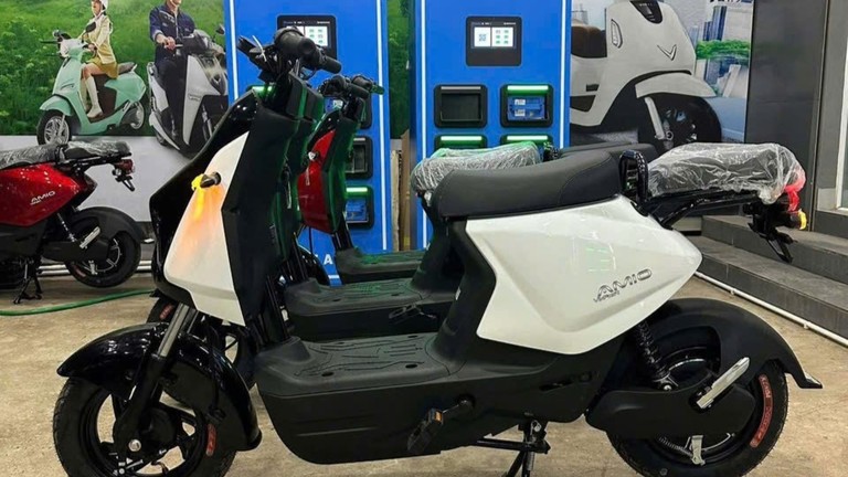 “Em út” Amio của gia đình xe máy điện VinFast: Ngoại hình cá tính, an toàn vượt trội