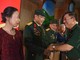 Ông Nguyễn Tuấn Anh, Phó Chủ nhiệm Ủy ban Công tác Đại biểu Quốc hội khóa XV trao quà cho các gia đình có công nhân ngày Thương binh liệt sĩ 27/7