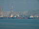 Tàu chở dầu tại cảng container Khor Fakkan, cảng nước sâu ở ngoài khơi thành phố Sharjah, Các Tiểu vương quốc Arab thống nhất, dọc eo biển Hormuz.