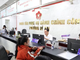 Người dân đến giao dịch tại Trung tâm phục vụ Hành chính công phường Dĩ An, Thành phố Hồ Chí Minh. 