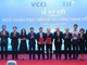 Các đại biểu tham dự Lễ ký kết hợp tác giữa VCCI và Tập đoàn TH chụp ảnh lưu niệm, chính thức khởi động Đề án “Lắng nghe để Kiến tạo"