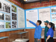 Tuổi trẻ Quảng Ngãi tham quan, tìm hiểu về cuộc đời sự nghiệp cụ Huỳnh thông qua tranh ảnh tại Nhà lưu niệm cụ Huỳnh Thúc Kháng ở xã Nghĩa Hành.