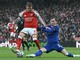 Martin Odegaard thi đấu năng nổ trong trận gặp Everton. Ảnh: Epa Images