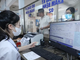 Bộ Y tế chủ trì, phối hợp với Bộ Công an hoàn thành việc tích hợp sổ sức khỏe điện tử trên hệ thống VNeID cho 100% người dân trước ngày 30/6/2027 để người dân khi đi khám bệnh chỉ cần mang theo Căn cước công dân, không phải mang sổ giấy hay làm lại các xét nghiệm không cần thiết.
