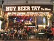 Đêm Hà Nội - từ chiếc ghế nhựa vỉa hè đến ánh đèn quầy bar