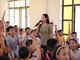 Thạc sĩ Nguyễn Hương Giang truyền đạt thông tin về hiện tượng “Brain rot” và những kỹ năng tự vệ số an toàn cho trẻ. (Ảnh: Lê Trang)