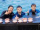 Không khí buổi học diễn ra rất tự nhiên và gần gũi, giống một buổi chơi hè bên hồ bơi hơn là một lớp học kỹ năng thông thường.
