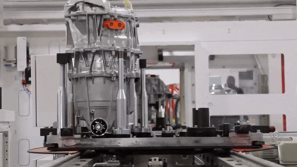 Nhà máy ‘khủng’ nhất thế giới: 90% tự động hóa, không cần chạy điện