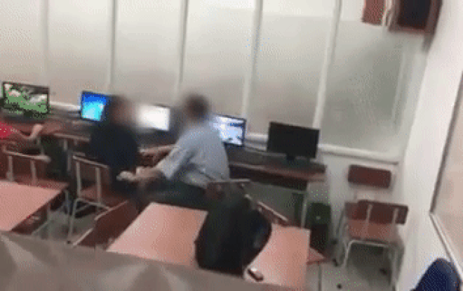 Thầy giáo sờ đùi, vuốt tóc học sinh lớp 7 trong giờ Tin học bị đình chỉ