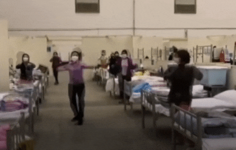 Bệnh nhân nhiễm nCoV tập thể dục để giảm căng thẳng