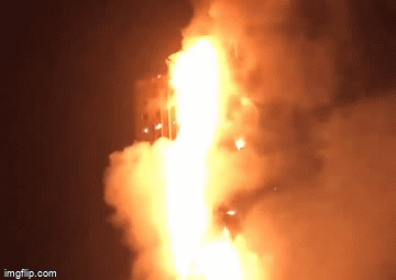 Tòa nhà chọc trời ở UAE cháy nghi ngút như cột lửa