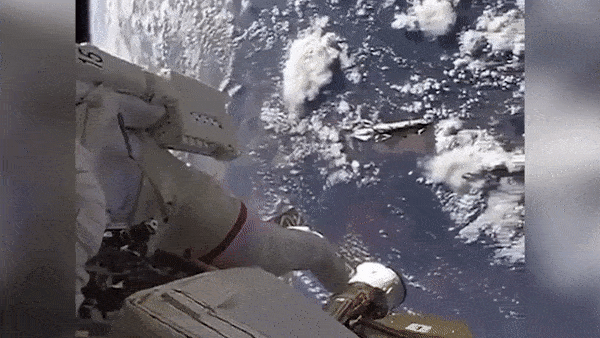 Trái Đất từ góc nhìn của phi hành gia ở trạm ISS