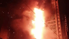 Tòa chung cư thương mại 33 tầng cháy lớn trong đêm