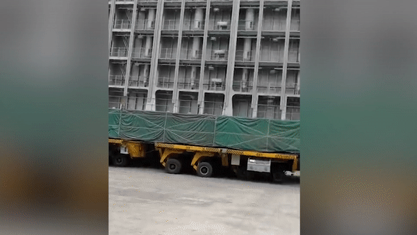 Tòa nhà di động khổng lổ nặng hàng nghìn tấn