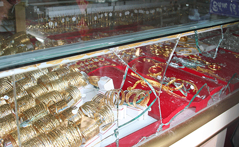 Bịt mặt, nổ súng cướp tiệm vàng rúng động Tây Ninh