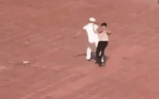 Sự thật vụ việc bảo vệ một trường cấp 3 ở Thái Bình đánh học sinh giữa sân trường