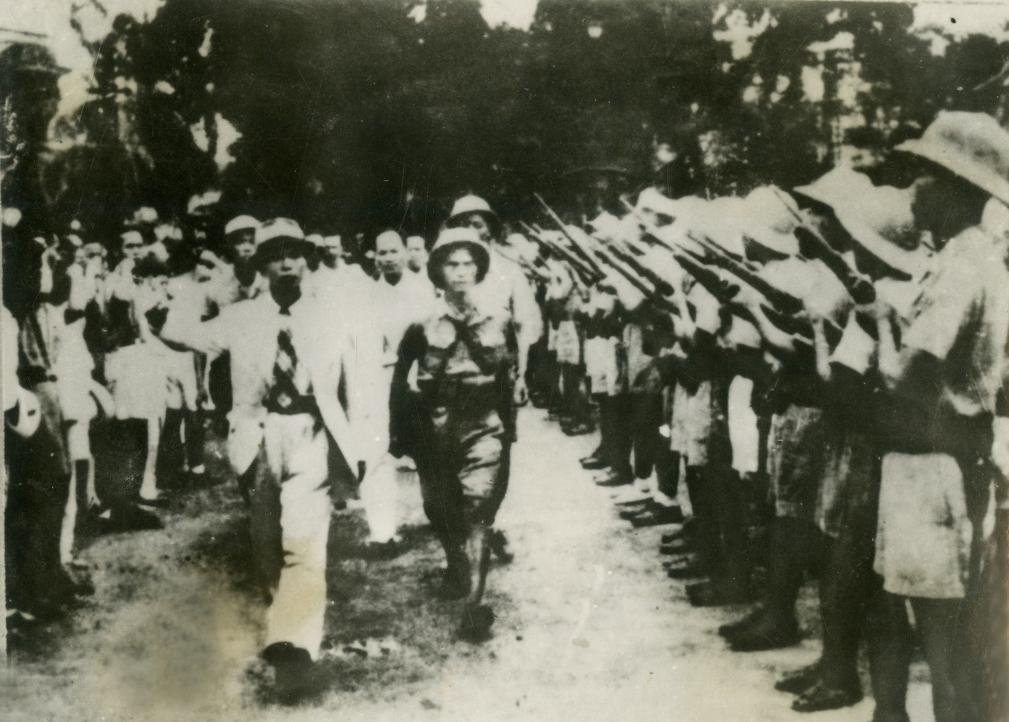 Lịch sử vẫn còn đây, trong những bức ảnh… ảnh 19