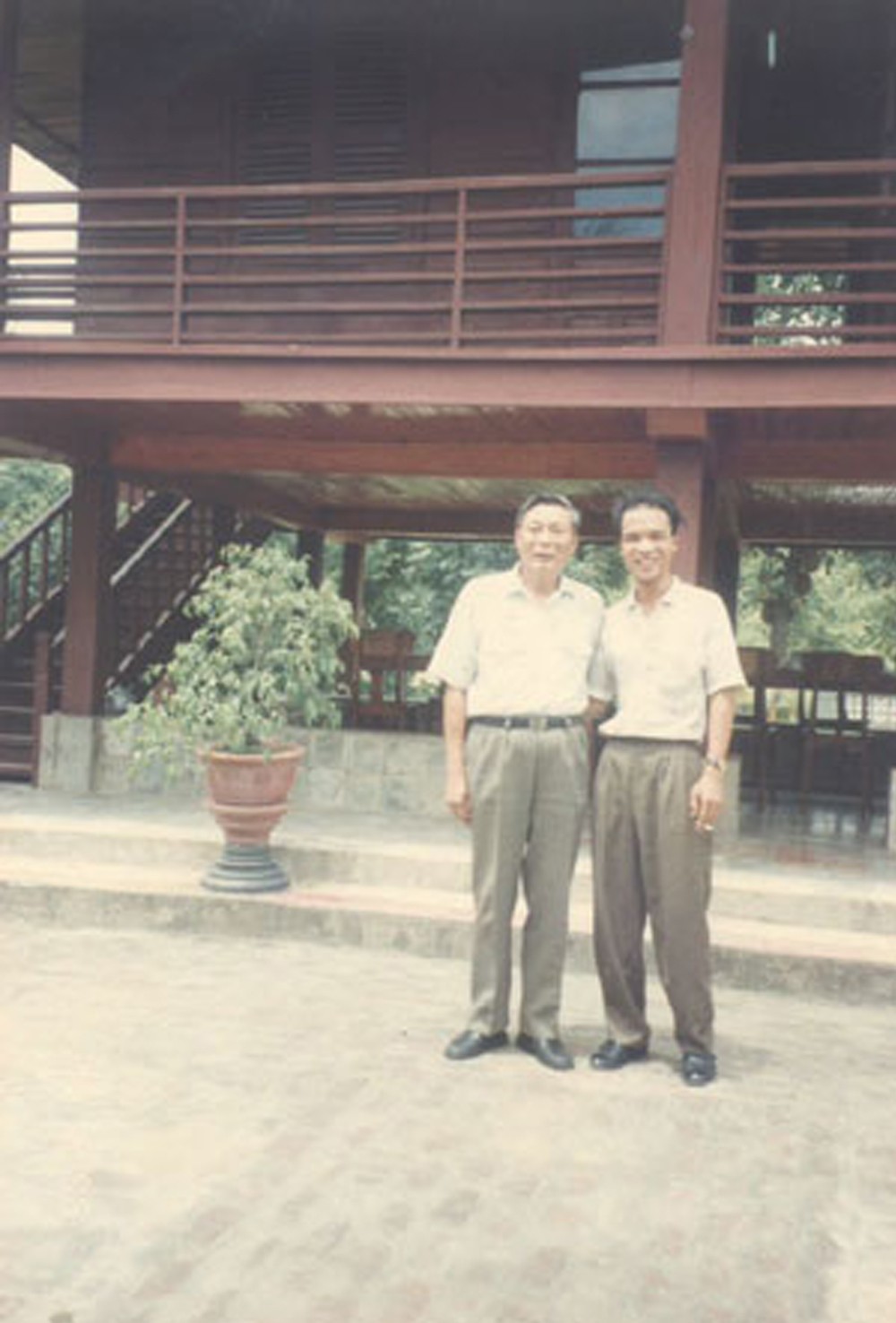 Người lái xe Văn phòng Chính phủ và chuyện về Tướng Đồng Sỹ Nguyên ảnh 1