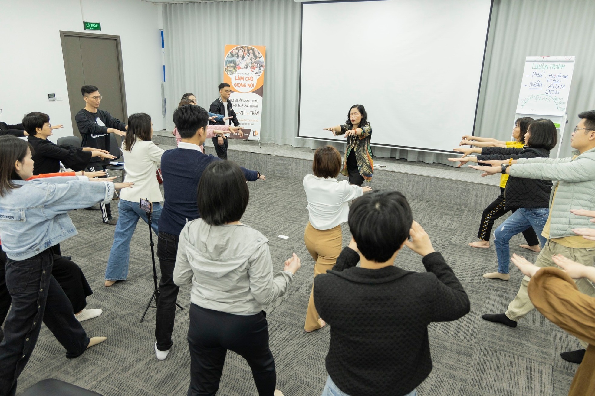 Giao tiếp với người khuyết tật bằng trái tim ảnh 2