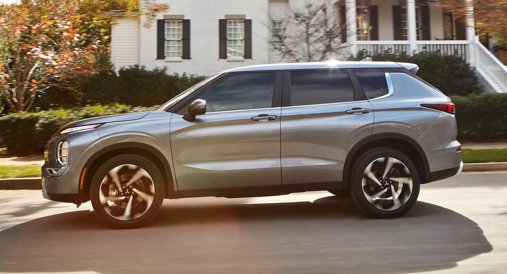 Loạt ảnh chi tiết Mitsubishi Outlander 2022 ảnh 1