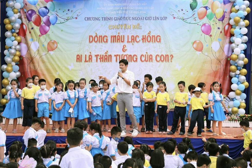 Gieo lời ca vào tâm hồn trẻ ảnh 2