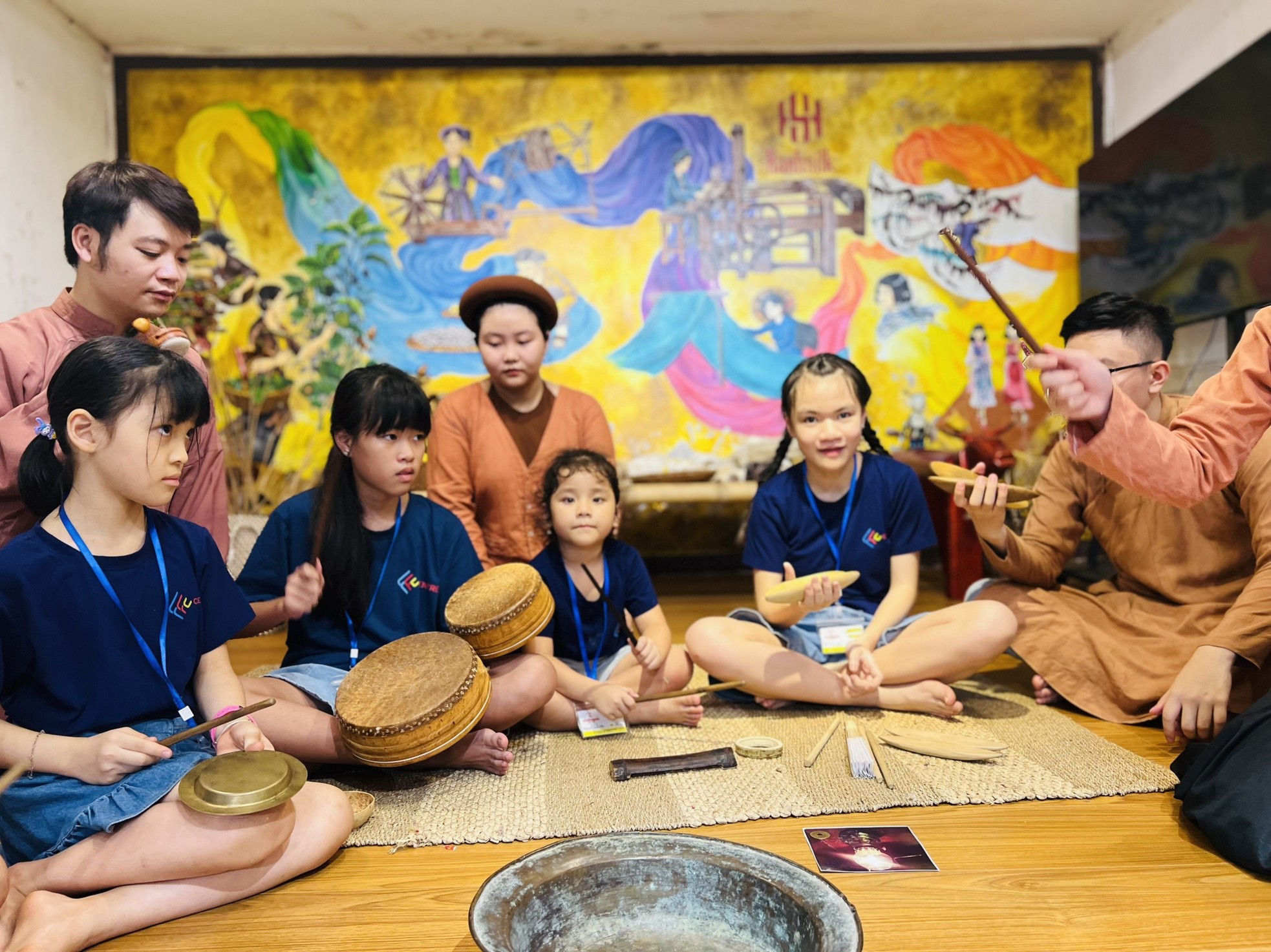 Mang nhạc cổ truyền đến trẻ em, tại sao không? ảnh 4