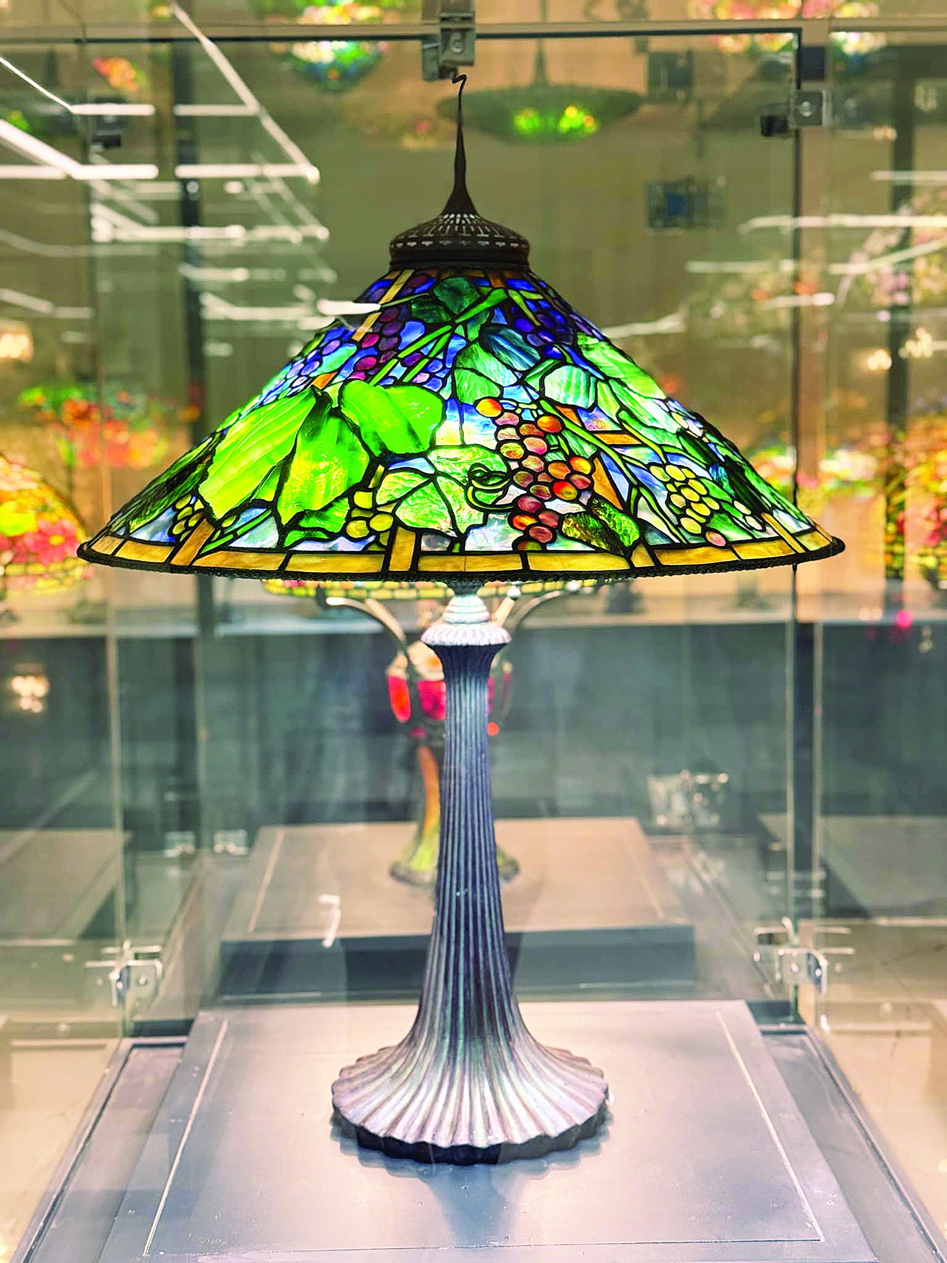 Điểm đến nghệ thuật: Bảo tàng Nghệ thuật Kính màu đầu tiên tại Việt Nam ảnh 1