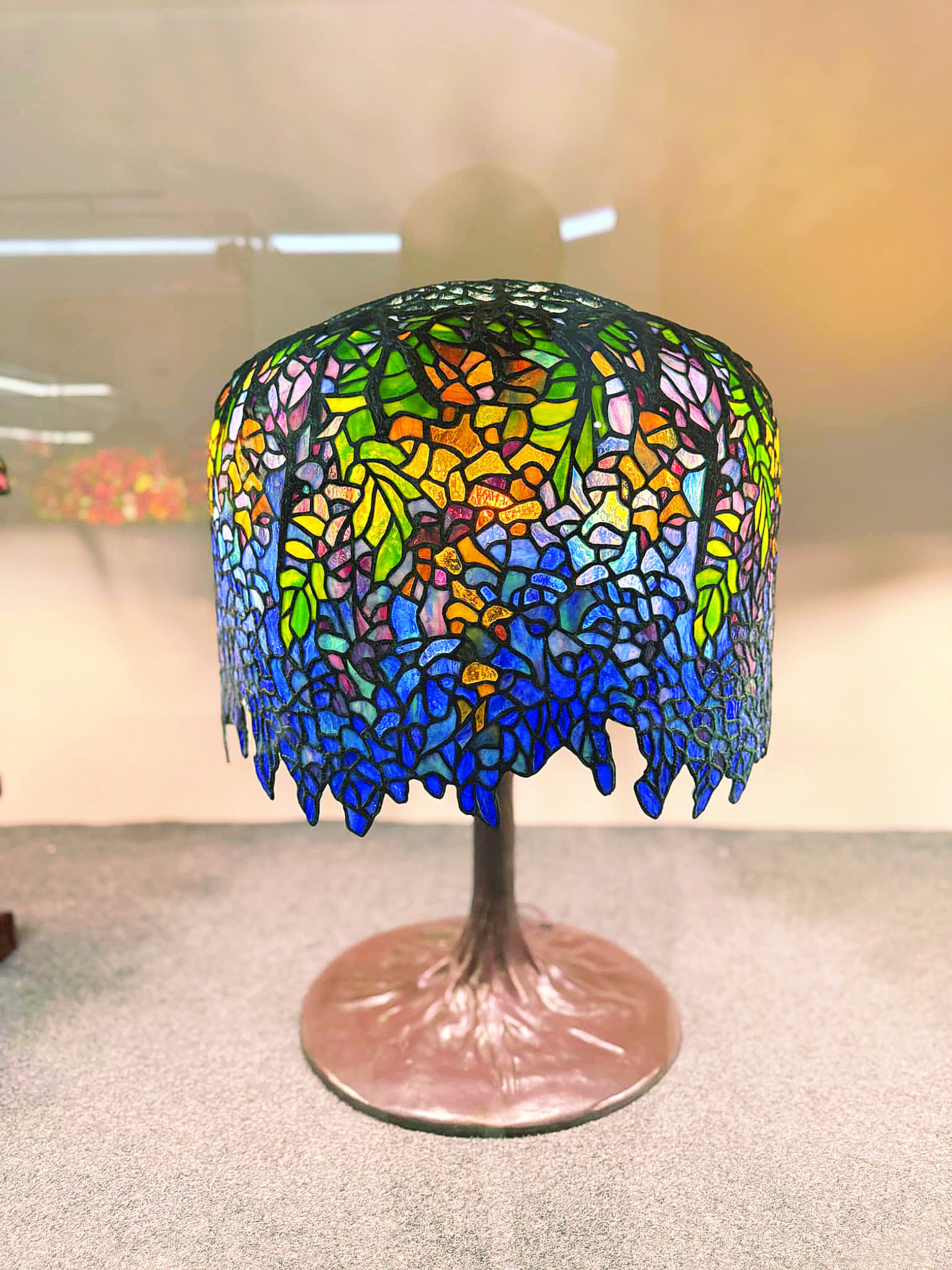 Điểm đến nghệ thuật: Bảo tàng Nghệ thuật Kính màu đầu tiên tại Việt Nam ảnh 8