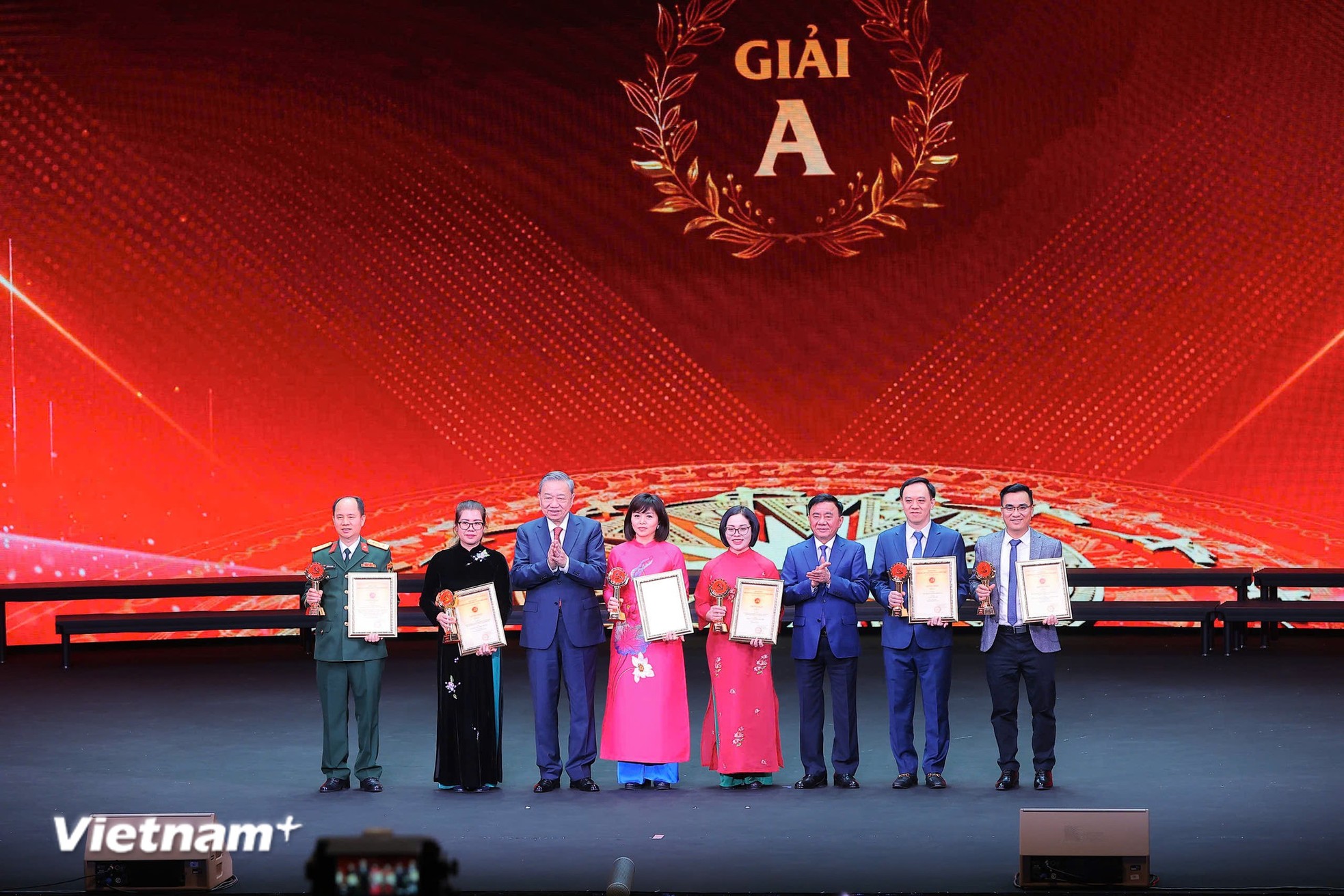 Phát biểu của Tổng Bí thư Tô Lâm tại Lễ trao Giải Búa liềm Vàng lần thứ IX ảnh 3