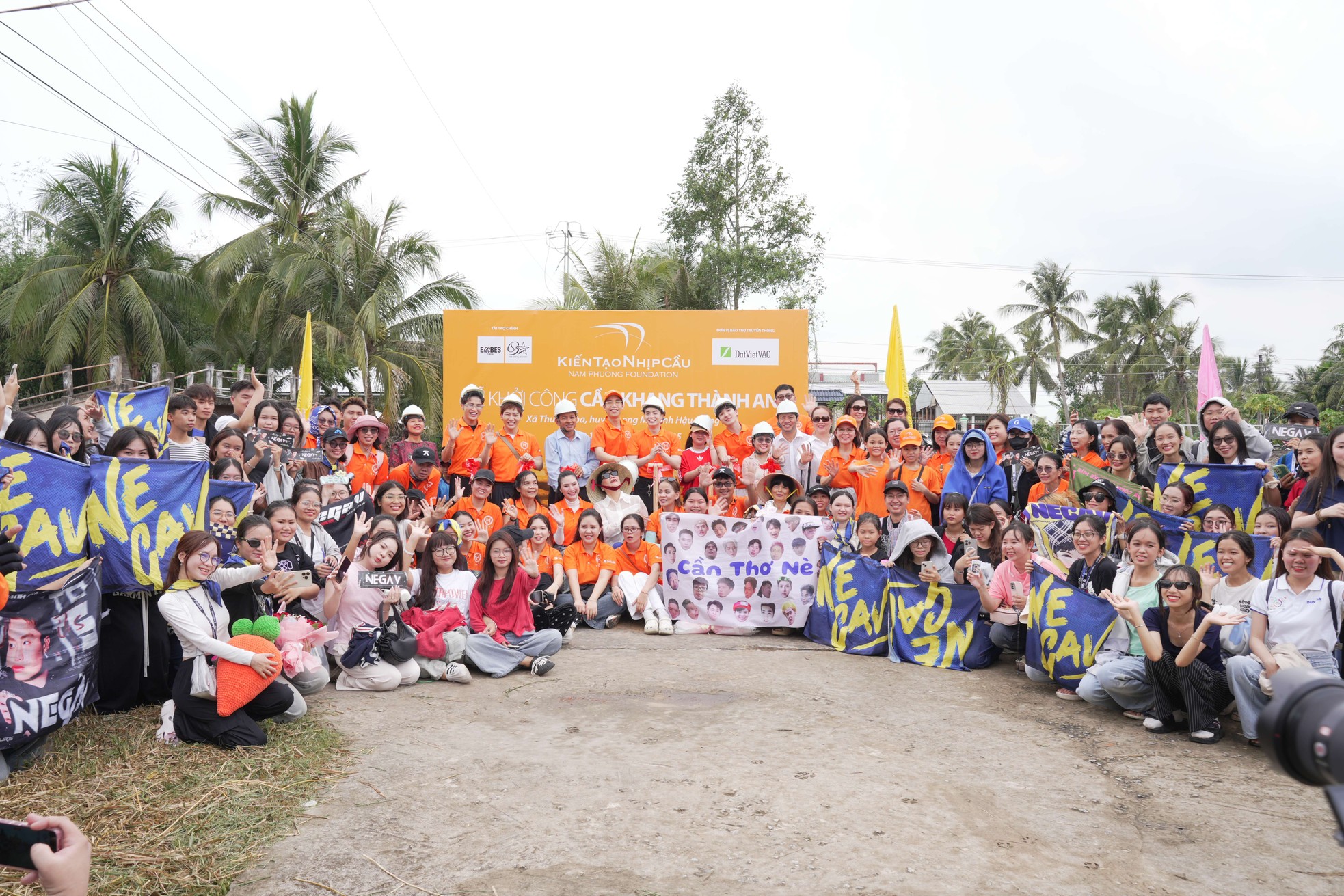 41 nhịp cầu vang lên khúc hát yêu thương ảnh 4