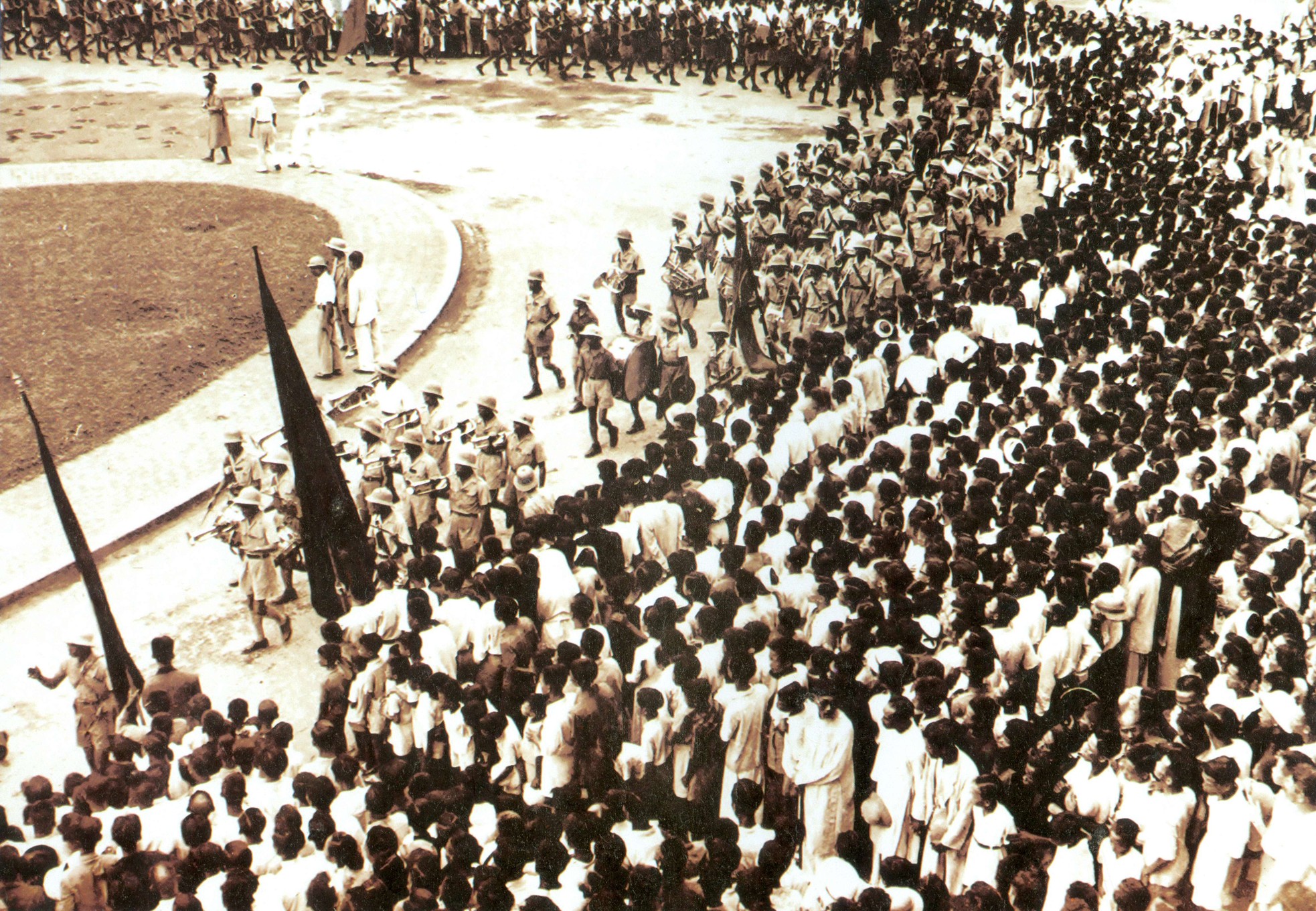 Lịch sử vẫn còn đây, trong những bức ảnh… ảnh 3