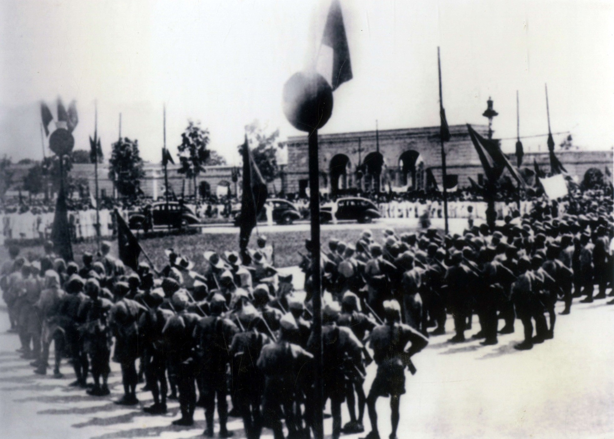 Lịch sử vẫn còn đây, trong những bức ảnh… ảnh 35