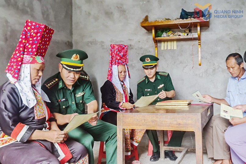 Dấu ấn của những cán bộ “thật thà nhúng tay vào việc” - Bài 2: "Ánh sáng" văn minh về bản ảnh 3