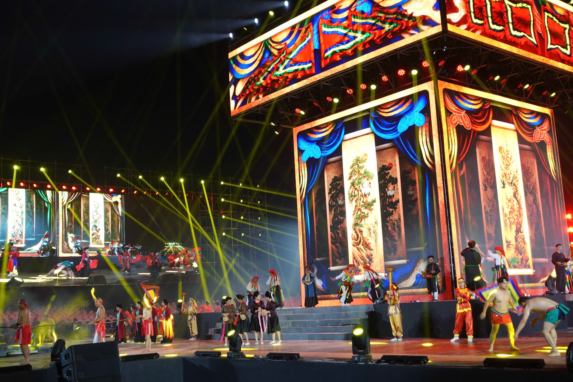 Đến gần “chạm tay” vào di sản ảnh 6