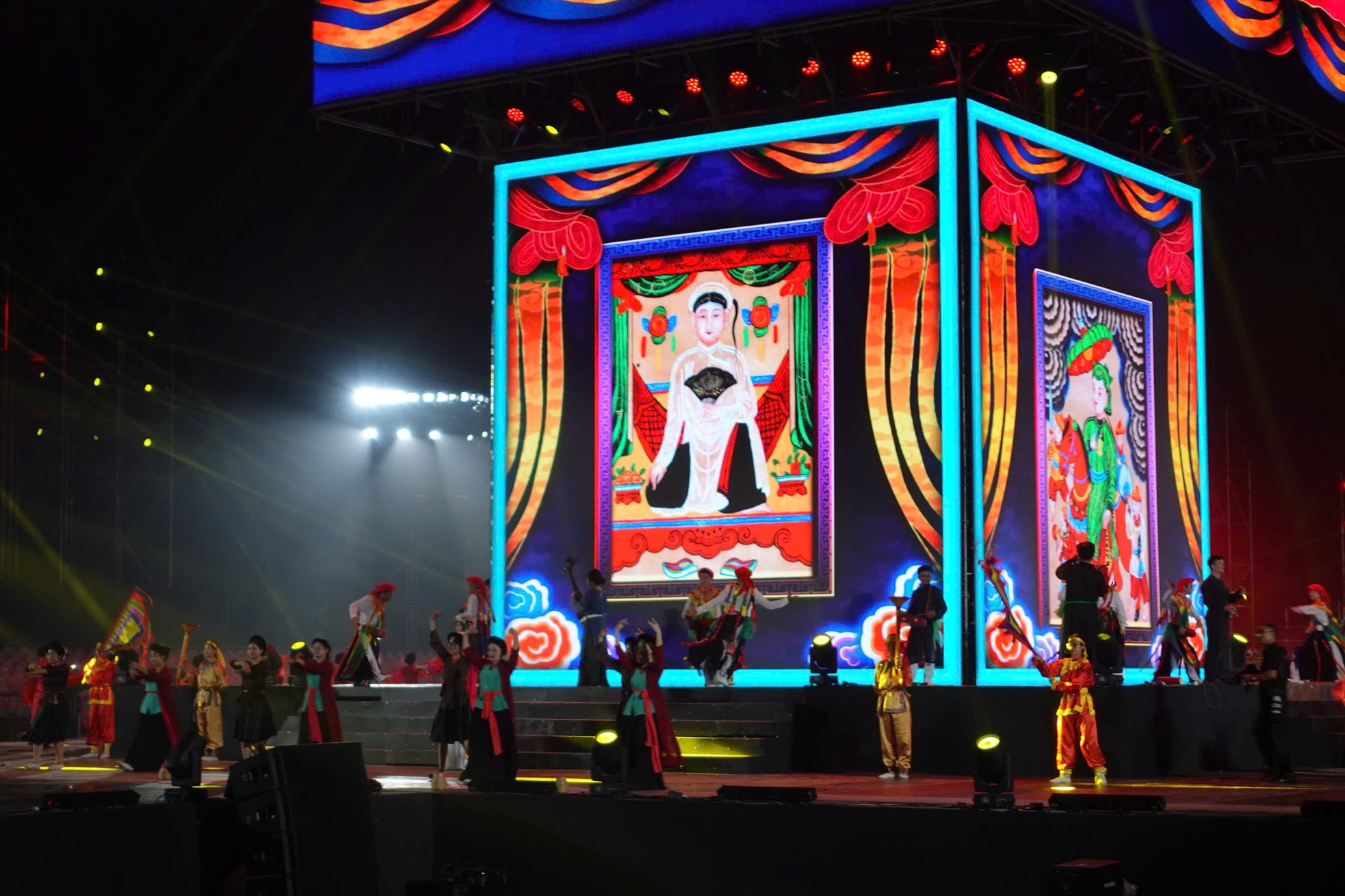 Đến gần “chạm tay” vào di sản ảnh 5