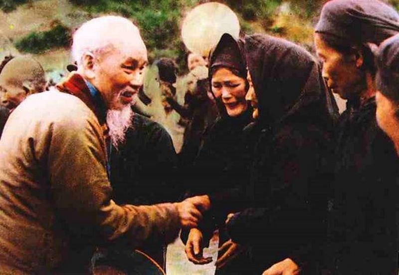 Những hình ảnh còn mãi với thời gian của Chủ tịch Hồ Chí Minh ảnh 14