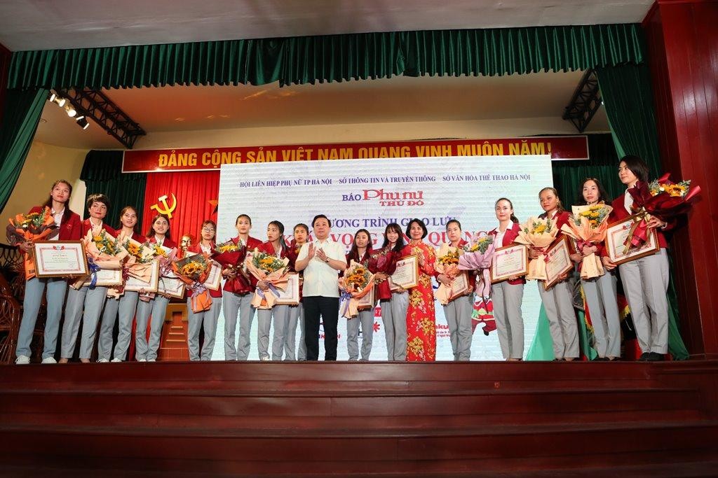 Lắng nghe 'khát vọng vinh quang' từ những cô gái kim cương của thể thao Việt Nam ảnh 11