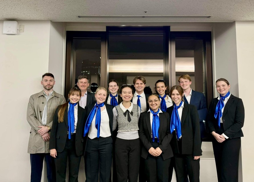 Một nữ sinh Việt Nam xuất sắc cùng Đội tuyển Australia vô địch INC ảnh 1