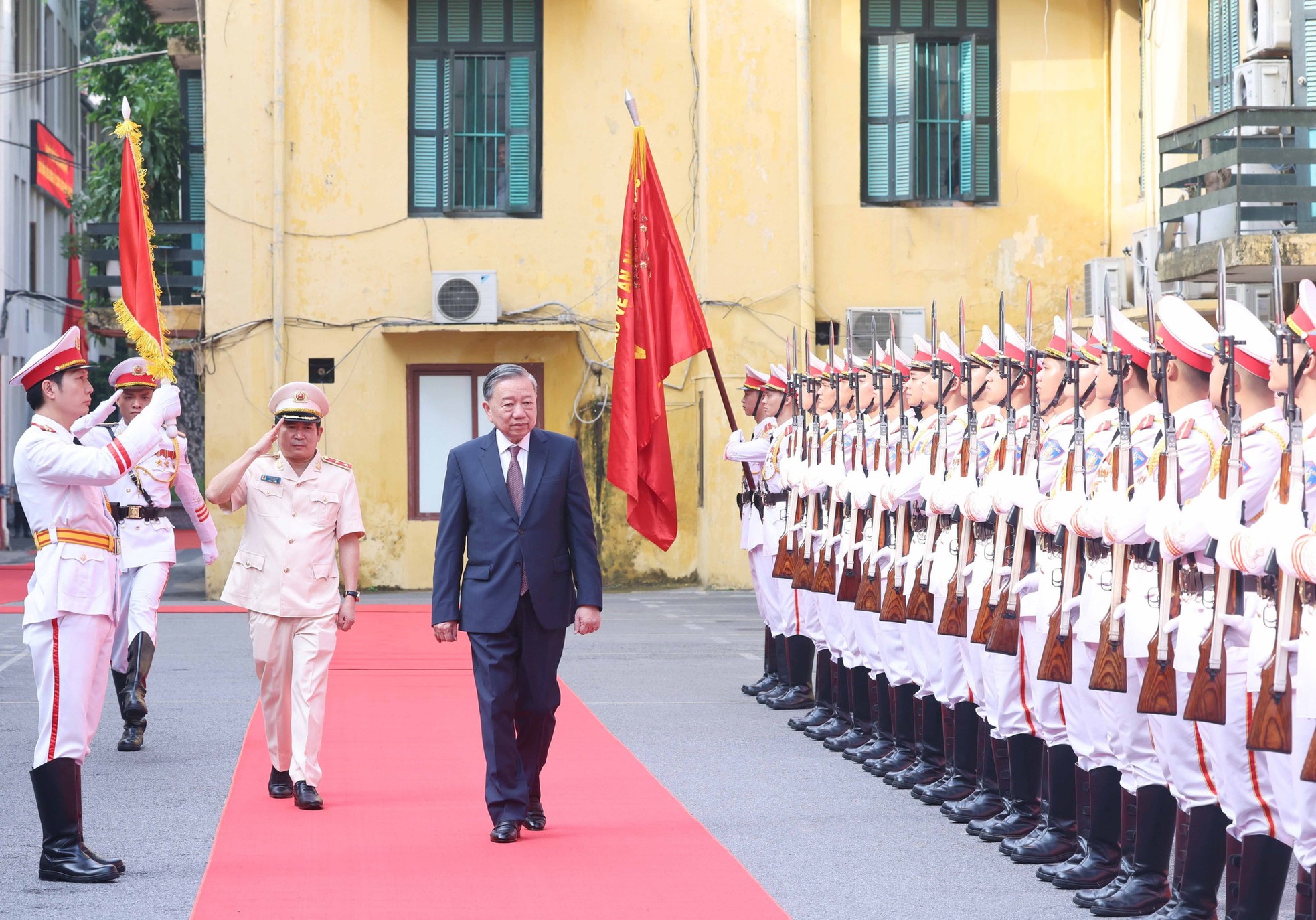 "80 năm - Vinh quang Công an nhân dân Việt Nam" ảnh 2