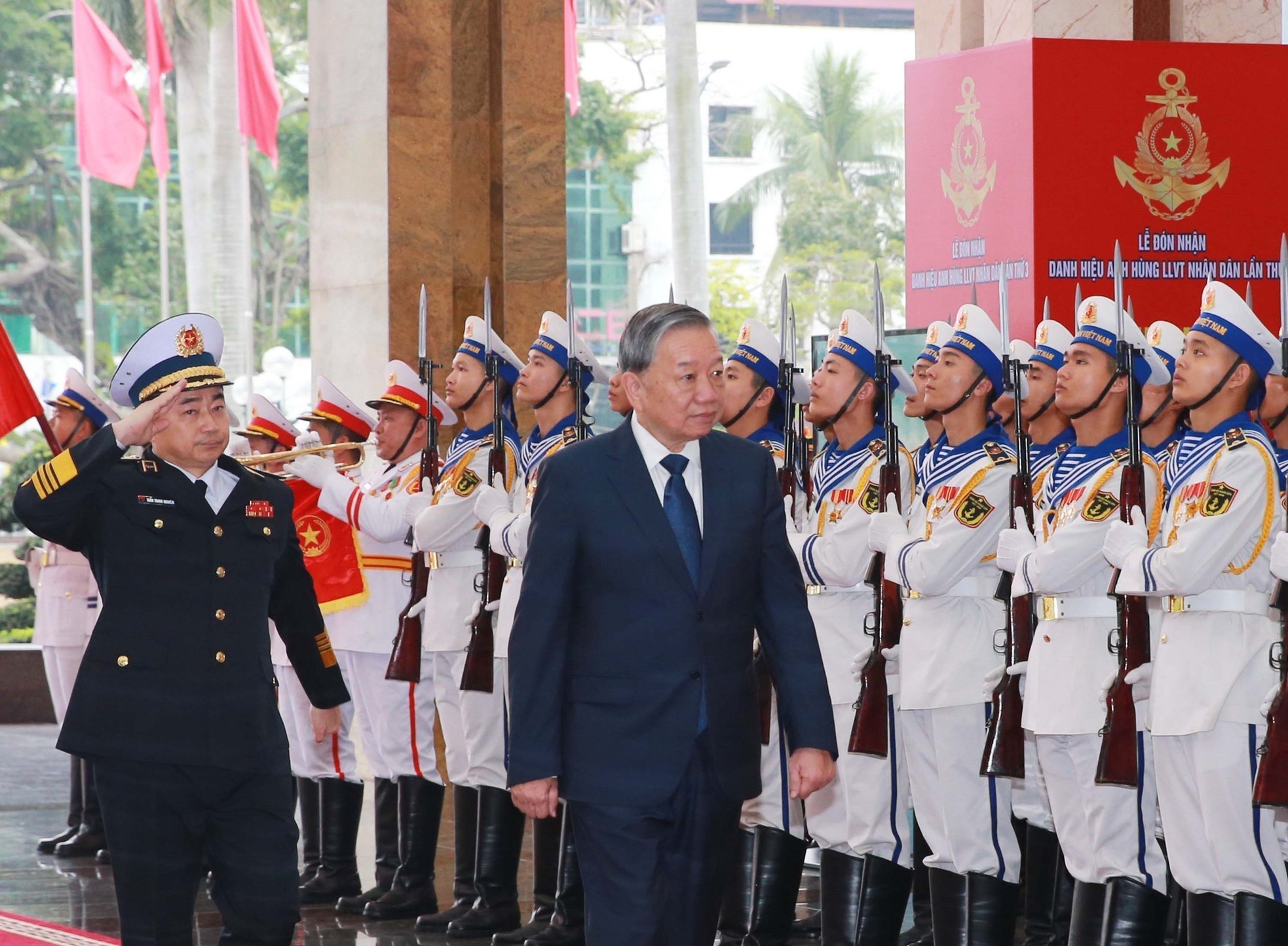 Phát biểu của Tổng Bí thư Tô Lâm tại Lễ đón nhận Danh hiệu Anh hùng Lực lượng Vũ trang Nhân dân của Quân chủng Hải quân ảnh 3