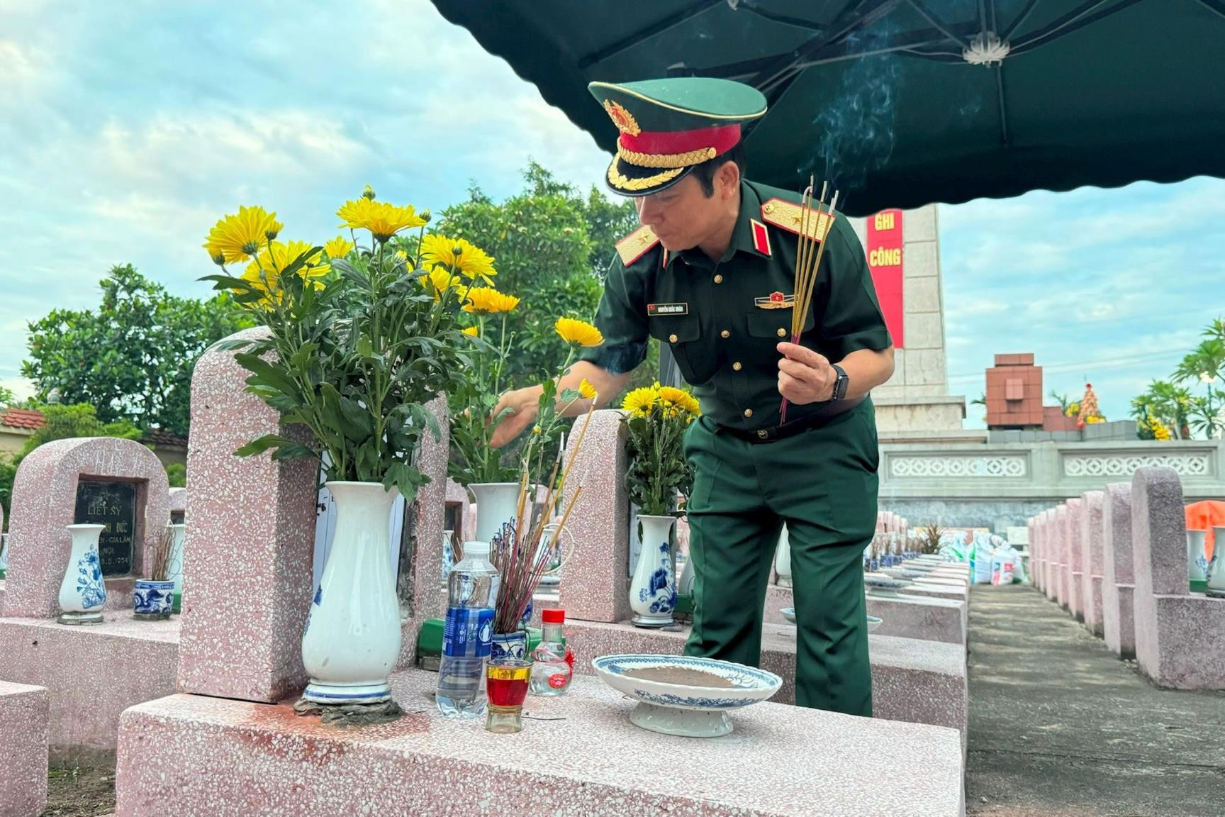 Hiện thực hóa khát vọng đoàn tụ của các gia đình liệt sĩ ảnh 2