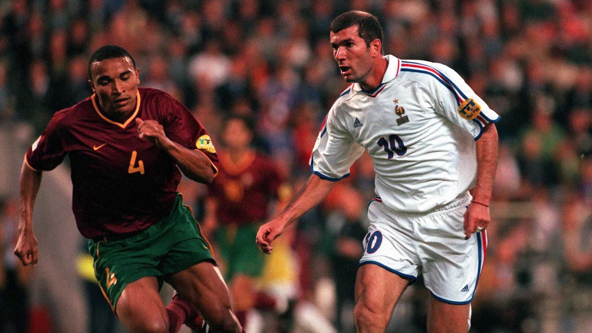 Những khoảnh khắc chấn động lịch sử Euro ảnh 4