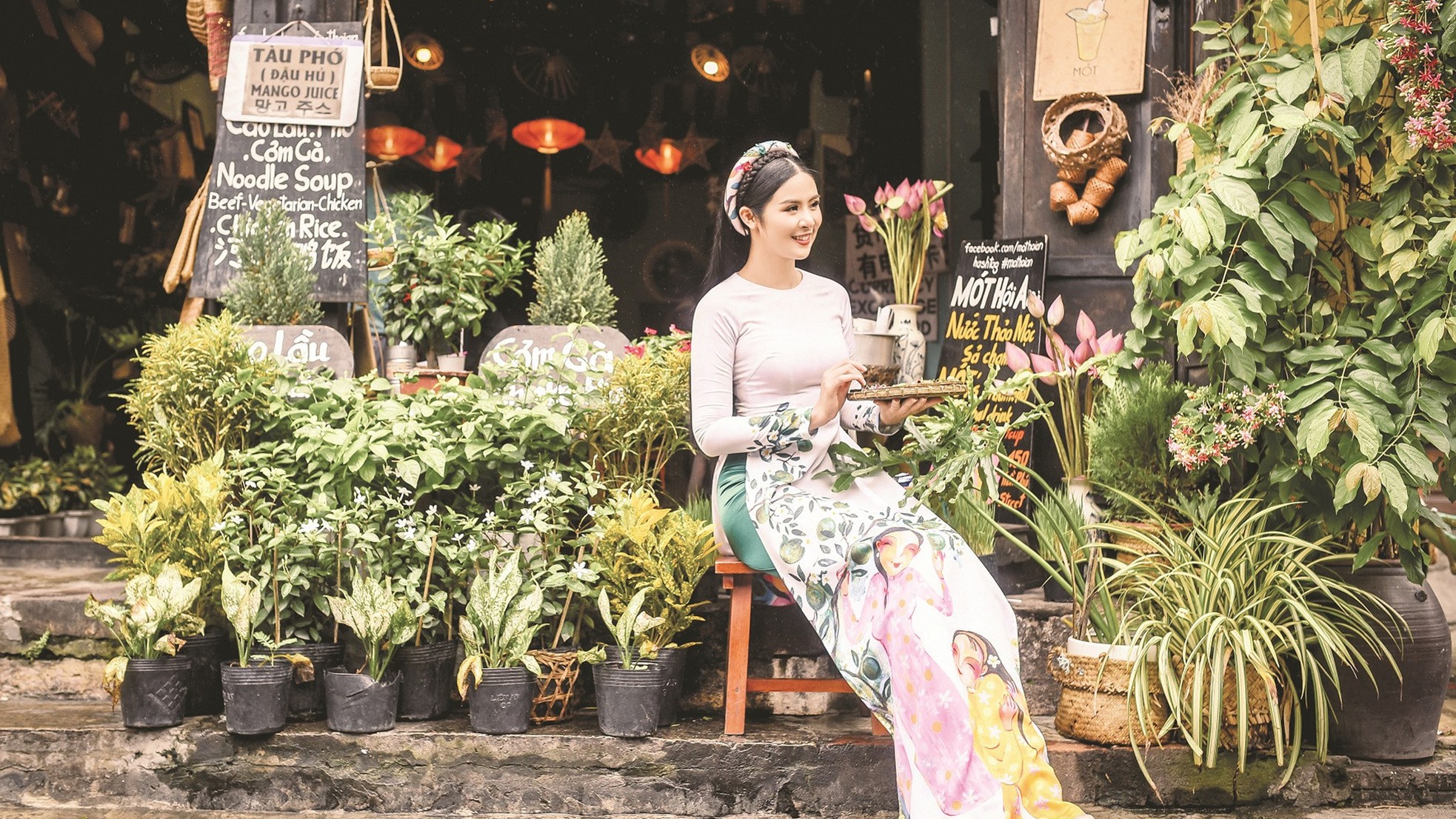 Hoa hậu Ngọc Hân thiết kế áo dài Tết lấy cảm hứng từ ca dao ảnh 9