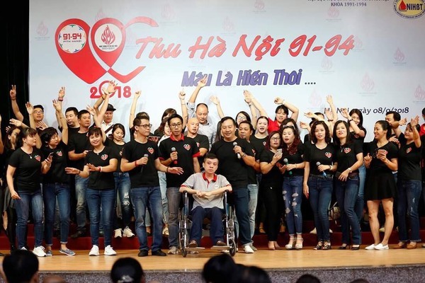 Chuyện về 10.000 cựu học sinh Hà Nội ngày đêm không ngủ, tiễn đưa 2 nạn nhân bị xe tông ở hầm Kim Liên ảnh 9