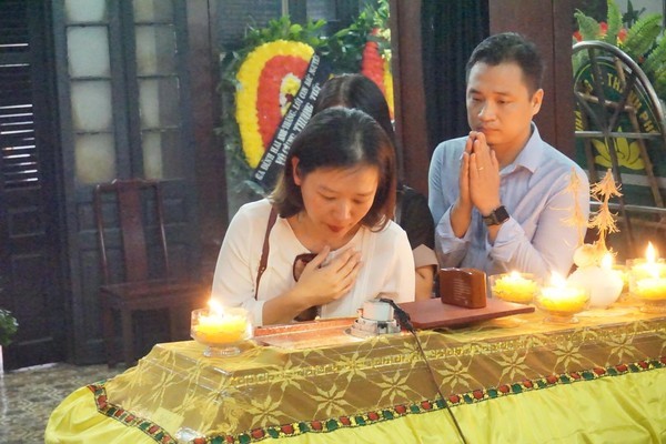 Chuyện về 10.000 cựu học sinh Hà Nội ngày đêm không ngủ, tiễn đưa 2 nạn nhân bị xe tông ở hầm Kim Liên ảnh 7