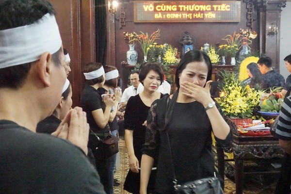 Chuyện về 10.000 cựu học sinh Hà Nội ngày đêm không ngủ, tiễn đưa 2 nạn nhân bị xe tông ở hầm Kim Liên ảnh 5